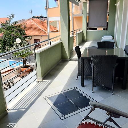 -Villa Sjor -Primosten-Apartmani- Has 2 Large Apartments And 2 Smaller Ones -Primosten Lokvice 6 Eksteriør bilde