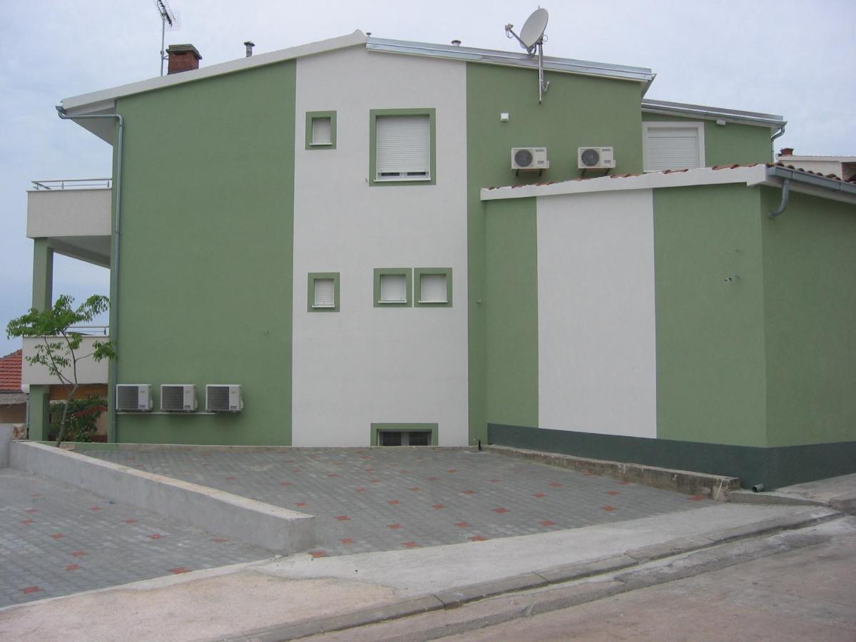 -Villa Sjor -Primosten-Apartmani- Has 2 Large Apartments And 2 Smaller Ones -Primosten Lokvice 6 Eksteriør bilde