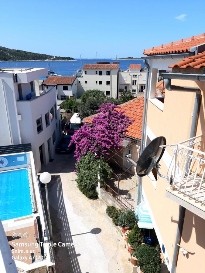 -Villa Sjor -Primosten-Apartmani- Has 2 Large Apartments And 2 Smaller Ones -Primosten Lokvice 6 Eksteriør bilde