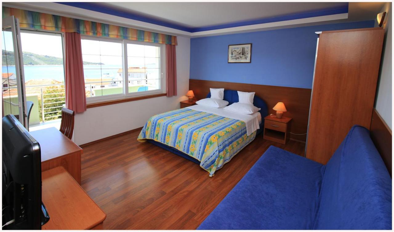 -Villa Sjor -Primosten-Apartmani- Has 2 Large Apartments And 2 Smaller Ones -Primosten Lokvice 6 Eksteriør bilde