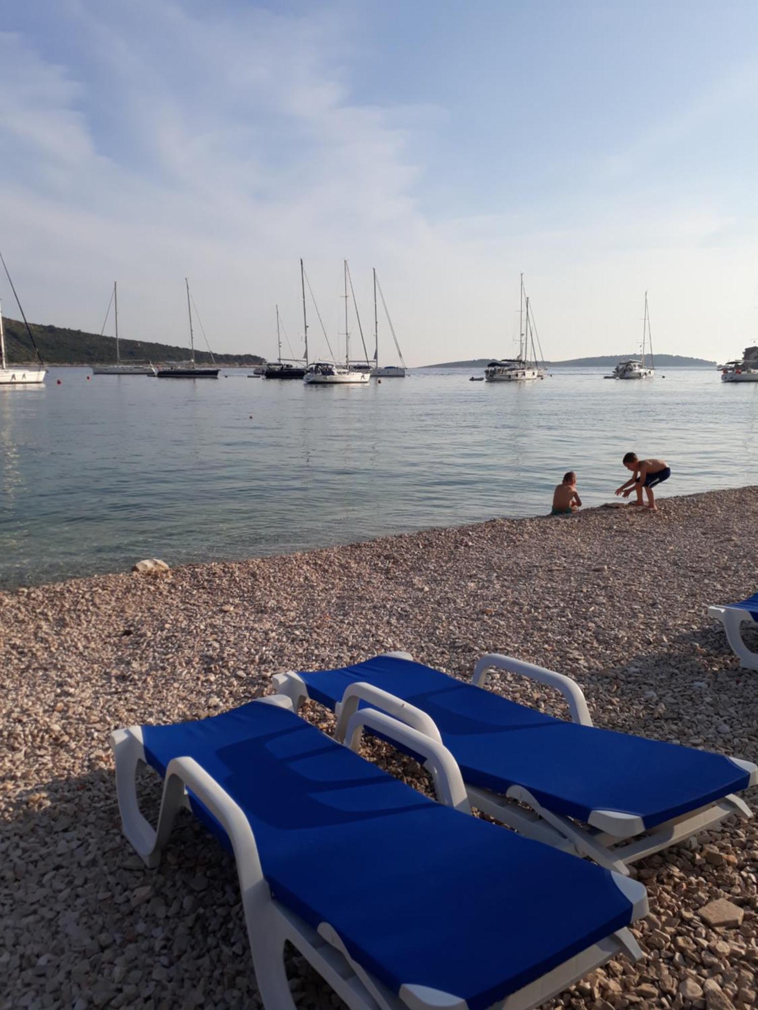 -Villa Sjor -Primosten-Apartmani- Has 2 Large Apartments And 2 Smaller Ones -Primosten Lokvice 6 Eksteriør bilde