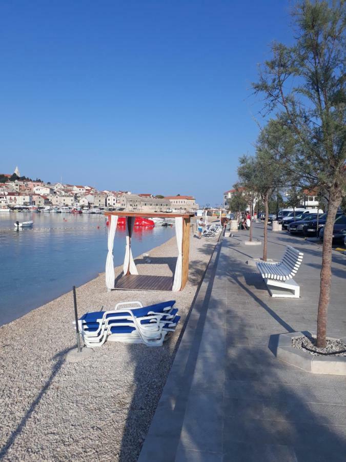 -Villa Sjor -Primosten-Apartmani- Has 2 Large Apartments And 2 Smaller Ones -Primosten Lokvice 6 Eksteriør bilde